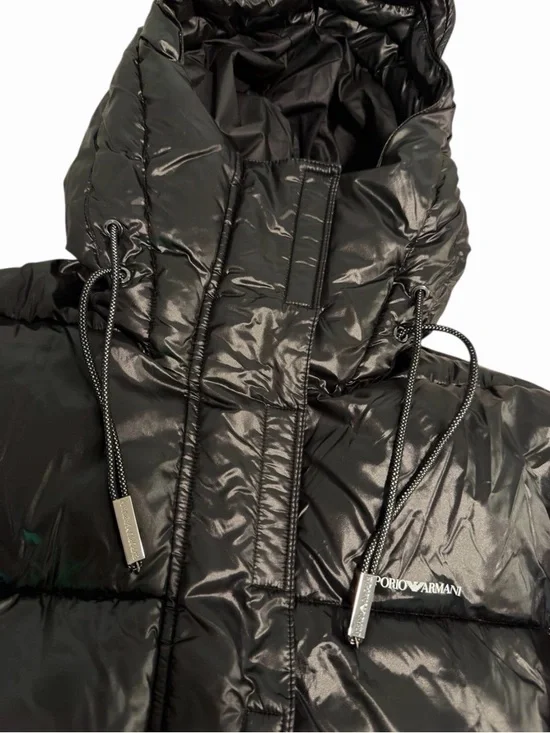 Authentic Emporio Armani women’s Puffer Jacket with hood Size 38, my size M - Picture 6 of 9